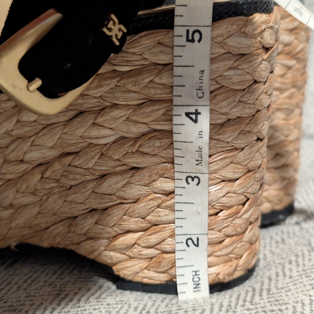 Elegant Black Wedge Sandals - Picture 7 of 10